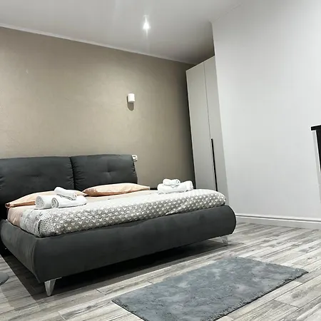 Amy House * 奧爾比亞
